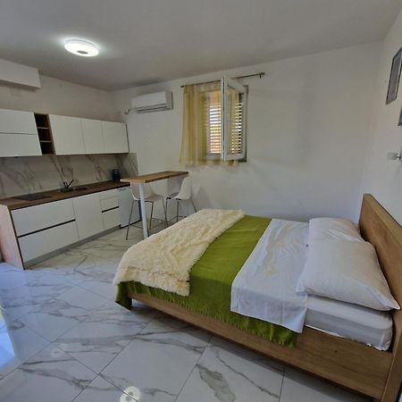 Sunce Apartment Vrbnik  Exterior photo